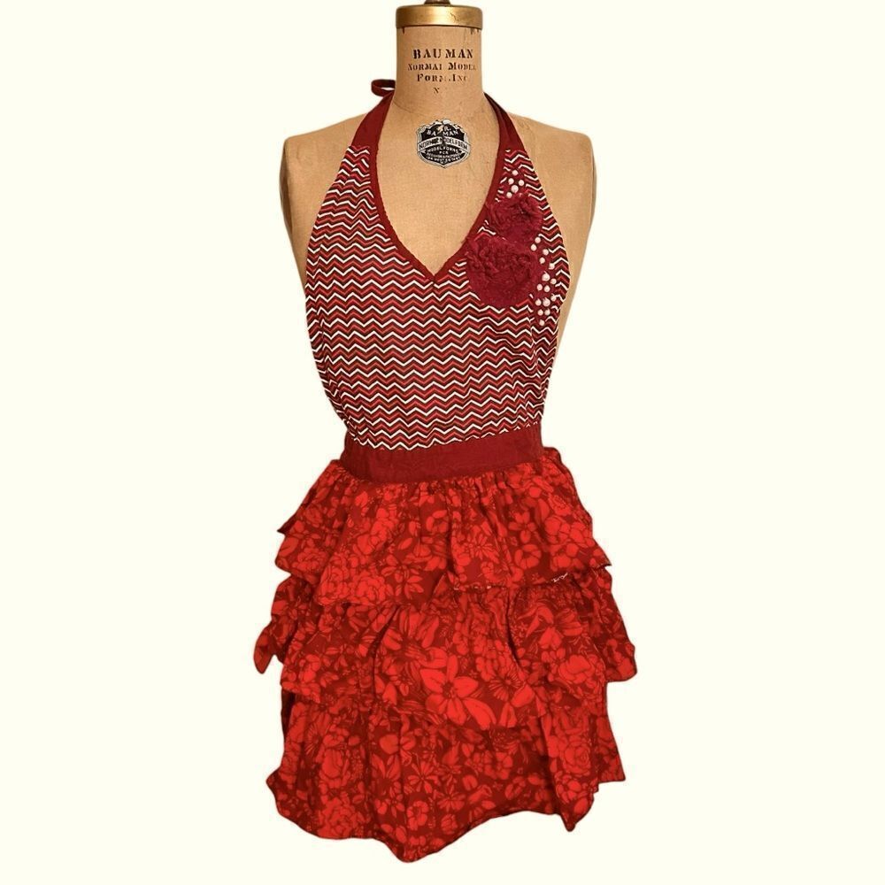 Simply Envogue Red and White Frilled and beaded pinafore kitchen apron